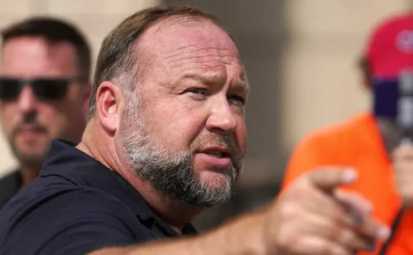 WATCH: Tucker Carlson talks to Alex Jones about predicting 9/11 before it happened