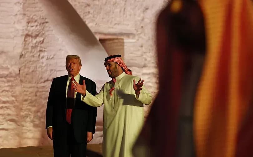 Trump rebukes 'neocons' in anti-globalist foreign policy speech in Saudi Arabia