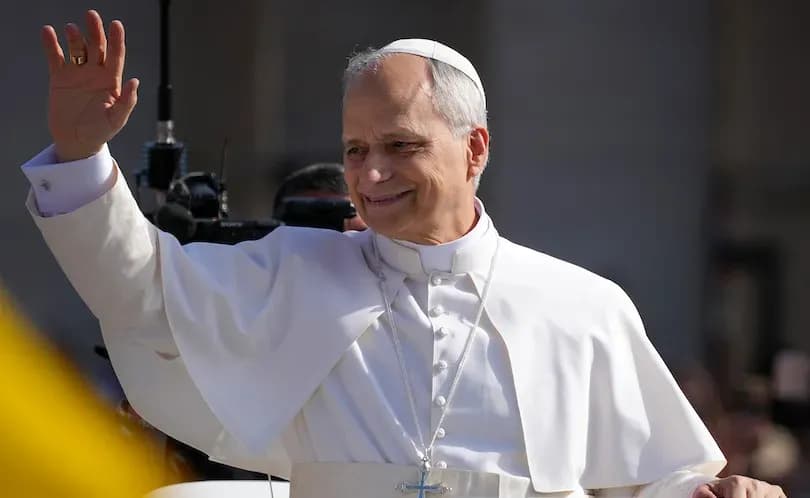 LOOK: Older brother of Pope Leo XIV meets with Trump, Vance in Oval Office