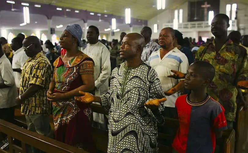 Nigerian bishop confirms nearly 1,000 faithful in one day