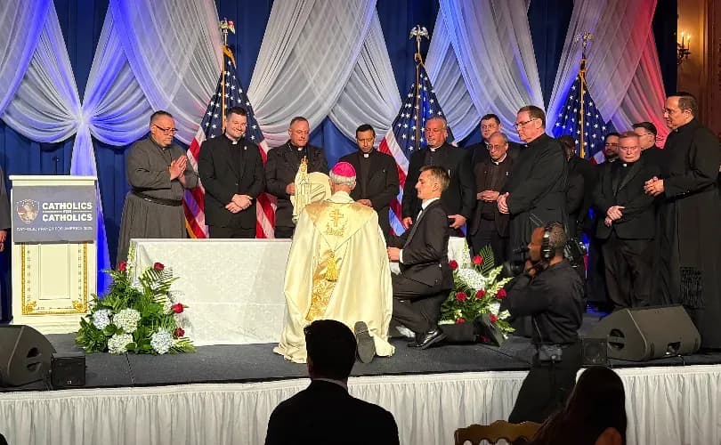 PHOTOS: Bishop Strickland leads 100 priests in prayer at Trump's Mar-a-Lago