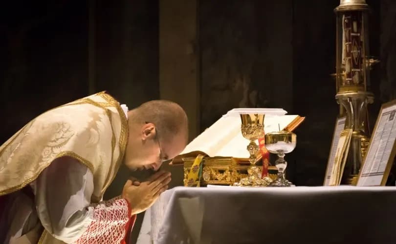 Ohio bishop: In an age of ‘uninspiring’ liturgies, silence and reverence are needed at Mass