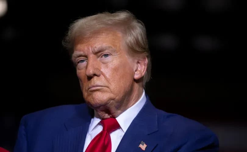 Trump orders federal employees to remove pronouns from email signatures by end of day