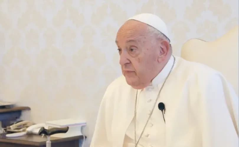 Pope Francis abandons homily due to breathing problems