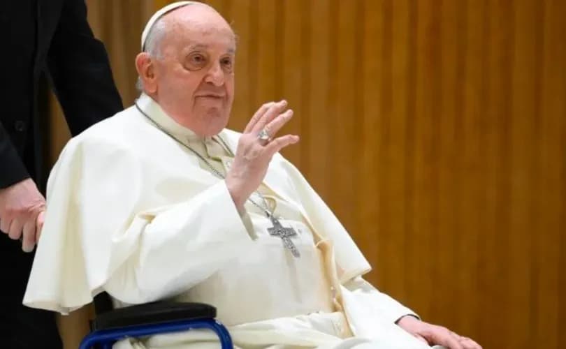 Pope Francis still stable on Sunday and continuing therapy, Vatican press office says