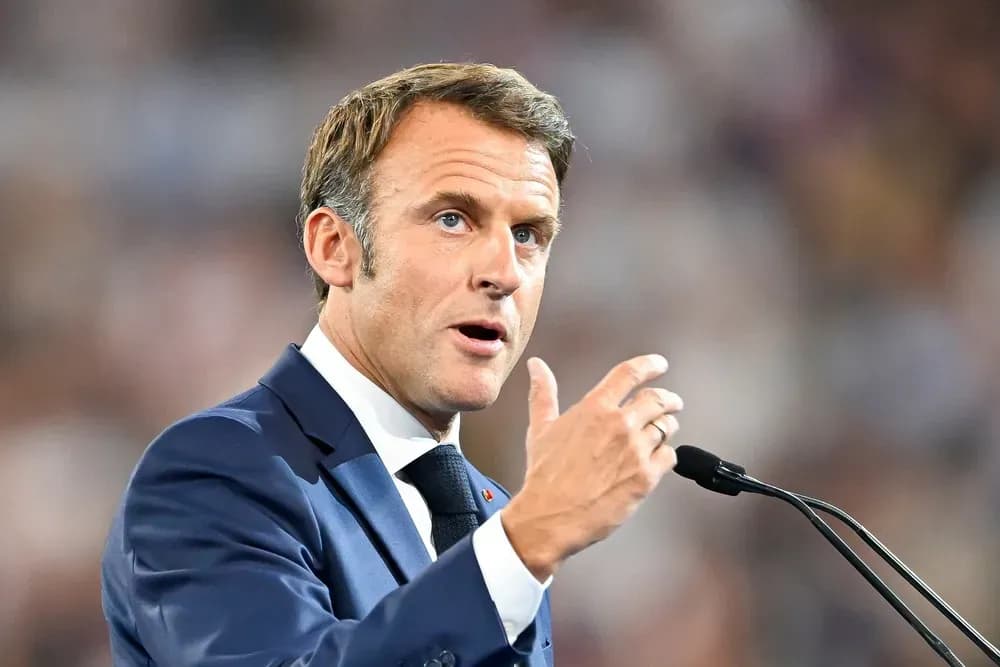 Macron praises the Freemasons for their influence in euthanasia movement
