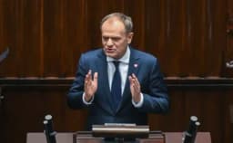 Thumbnail for Polish PM Donald Tusk announces plans for military training of ‘every adult male’ by end of year